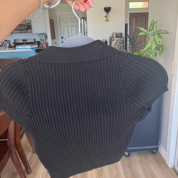 Black brandy melville collared crop top. - Picture 2 of 2